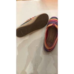 New with box MIA Amore rainbow slip on size 9